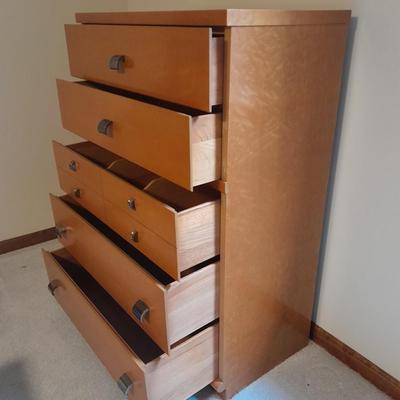 United Furniture Corp. Mid Century Modern chest of drawers / five drawer dresser