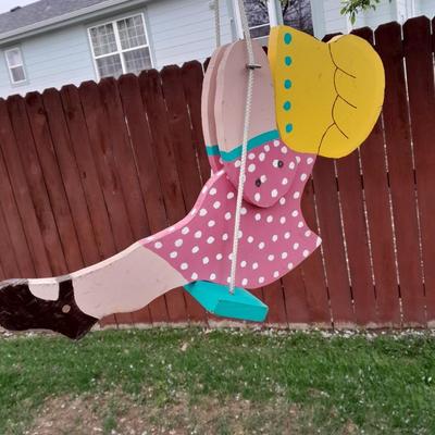 Patio & Home swinging man & woman yard decoration (2 of 3)