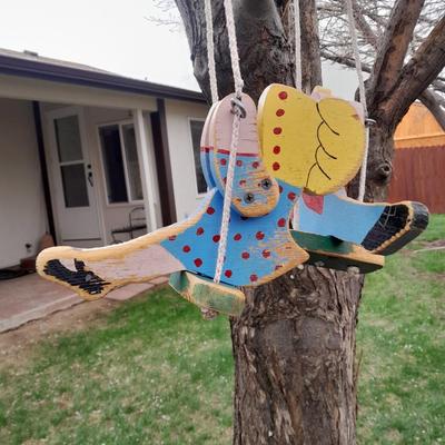 Patio & Home swinging man & woman yard decoration (3 of 3)