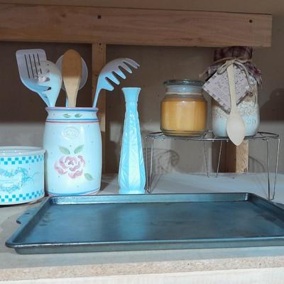 Electric potpourri dish, Pinewood Valley utensil holder with utensils, vase, warming rack, and more