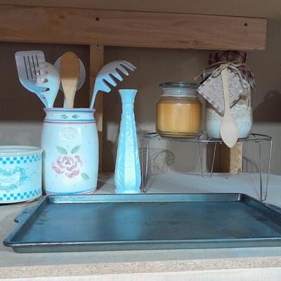 Electric potpourri dish, Pinewood Valley utensil holder with utensils, vase, warming rack, and more