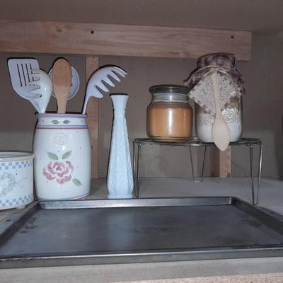 Electric potpourri dish, Pinewood Valley utensil holder with utensils, vase, warming rack, and more
