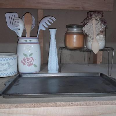 Electric potpourri dish, Pinewood Valley utensil holder with utensils, vase, warming rack, and more