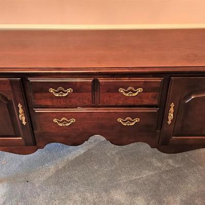 Lot #121  Thomasville Sideboard/Server