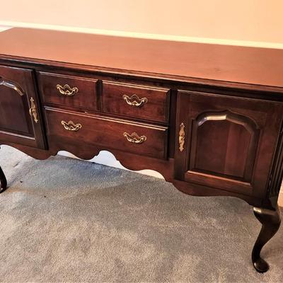 Lot #121  Thomasville Sideboard/Server