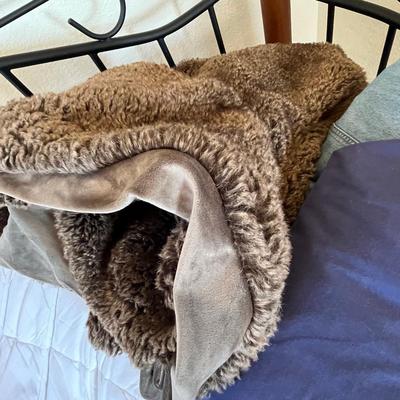 Lot of blankets & sheets