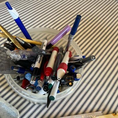 Lot of note cards & Pens