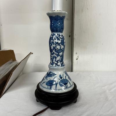 1588 Blue & White Oriental Candlestick Lamp