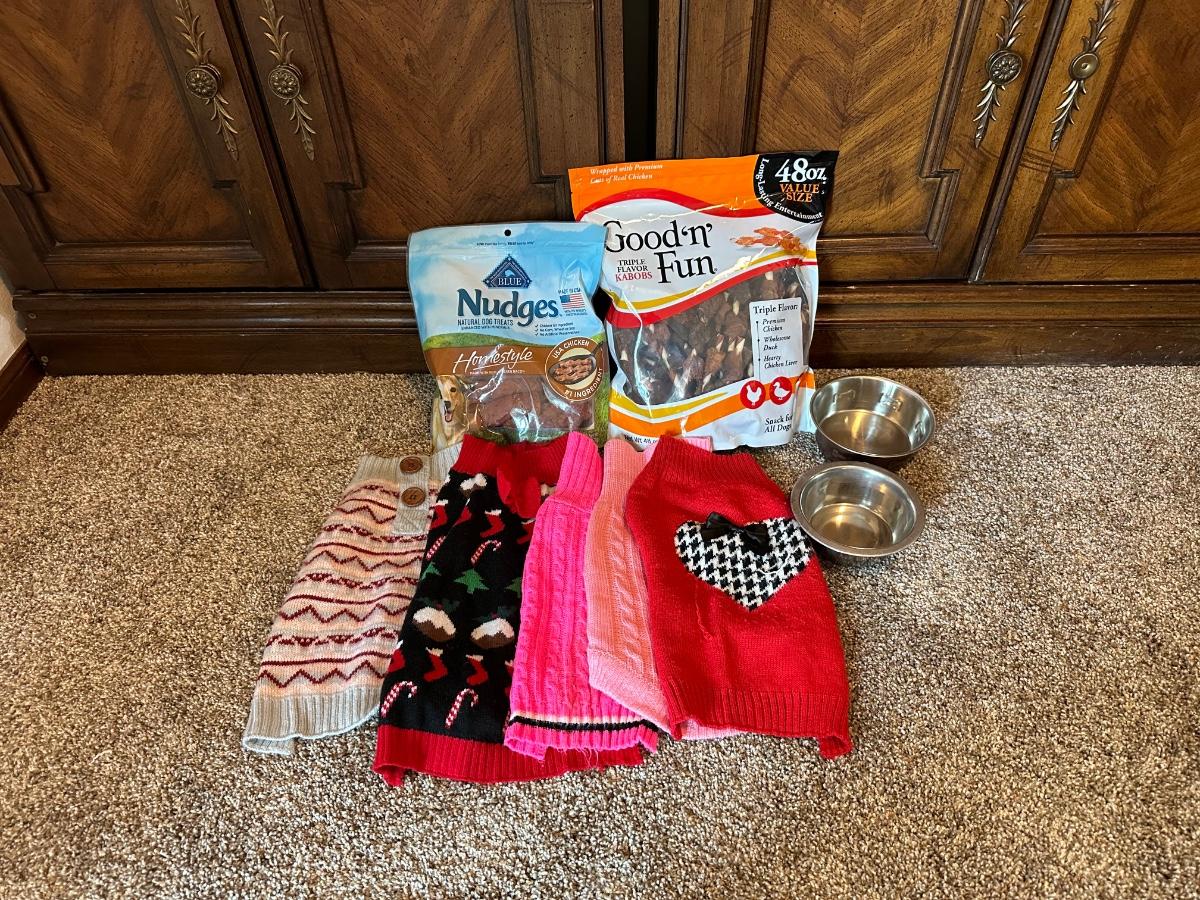 DOG TREATS SMALL PET SWEATERS EstateSales dog-treats-small-pet-sweaters-estatesales
