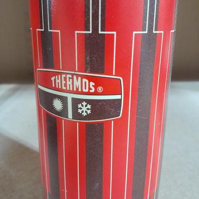 Two vintage Thermos' and a vintage General Electric Immersible brewer / perculator