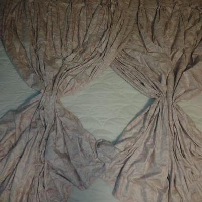 Super huge King Comforter and two Sets of large drapes