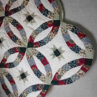 Quilted blanket approx. 80" x 96"
