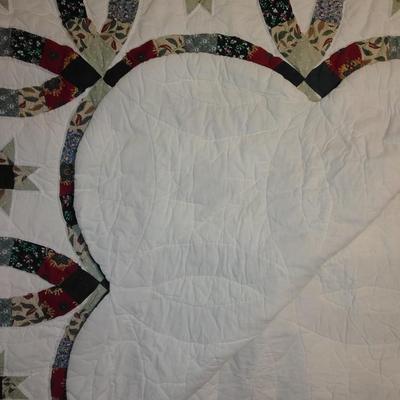 Quilted blanket approx. 80" x 96"