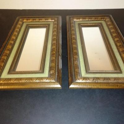 Three-piece matching wall hanging set, two side mirrors, and a center picture.