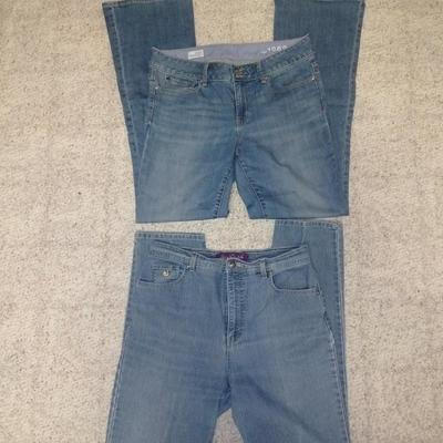 Two pair of Women's Jeans GAP & Gloria Vanderbilt Size 12 Long