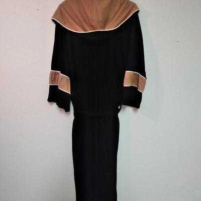 King Robe Design One size fits all Bath Robe with Dockers Brand slippers
