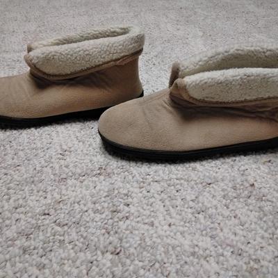 Three nice pairs of slippers Size Large