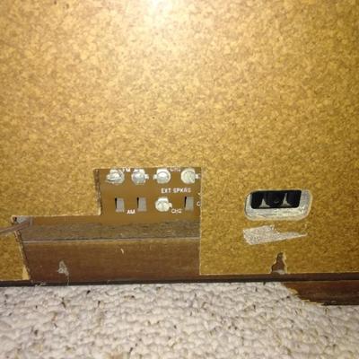 Working with Great sound, Antique Magnavox AM/ FM Tuner with Record player in cabinet storage for Records!