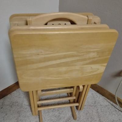 Set of 4 matching TV trays in organizer