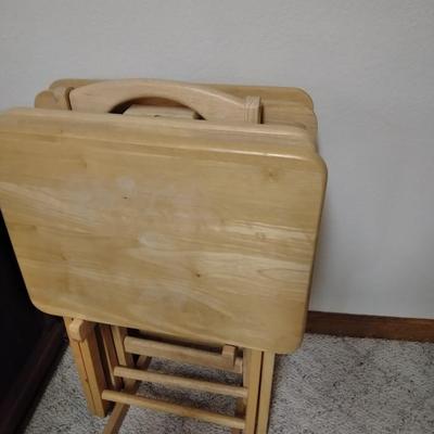 Set of 4 matching TV trays in organizer