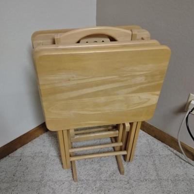 Set of 4 matching TV trays in organizer