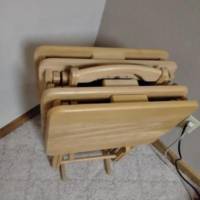 Set of 4 matching TV trays in organizer