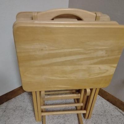 Set of 4 matching TV trays in organizer