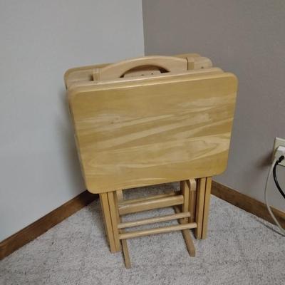 Set of 4 matching TV trays in organizer