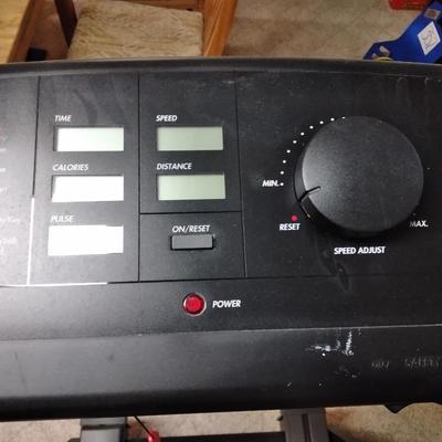 Lightweight working Weslo Cadence 845 Treadmill Auto Incline 0-10MPH 2.0 HP