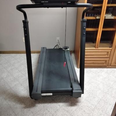 Lightweight working Weslo Cadence 845 Treadmill Auto Incline 0-10MPH 2.0 HP