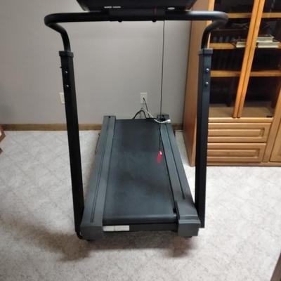 Lightweight working Weslo Cadence 845 Treadmill Auto Incline 0-10MPH 2.0 HP