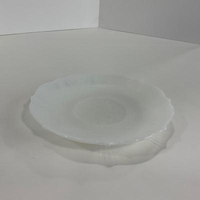 -223- GLASSWARE | White Opalescent Decorative Small Plates