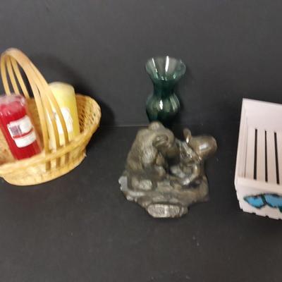 Vintage Oh Sh!t Hunter & Bear Novelty Ceramic Hunting Sculpture Candles, and a vase