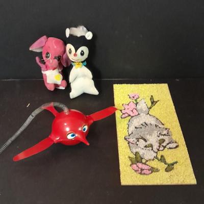 Vintage Hoptimist "Baby Bird" Mobile Two vintage 76' stuffed animals, and a sand art cat picture
