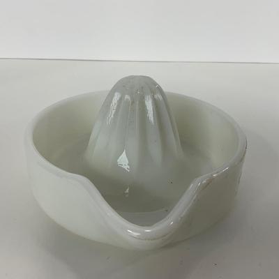 -246- GLASSWARE | Milk Glass Sunkist Reamer