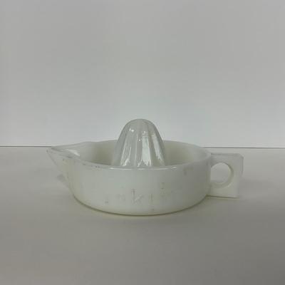 -246- GLASSWARE | Milk Glass Sunkist Reamer