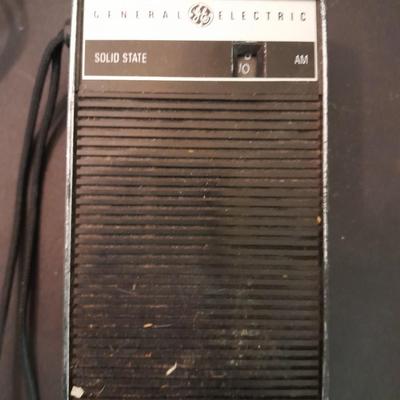 Vintage Kodak Brownie Starmite  camera and General Electric solid state AM radio