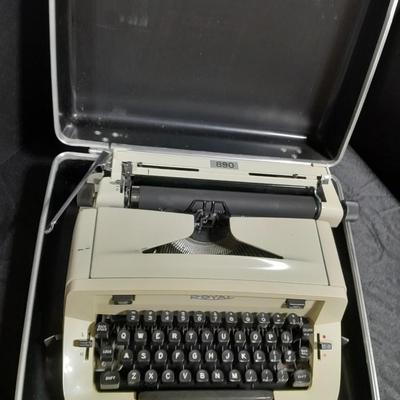 Rugged Royal All metal structural design 890 typewriter with hard sided case
