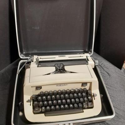Rugged Royal All metal structural design 890 typewriter with hard sided case