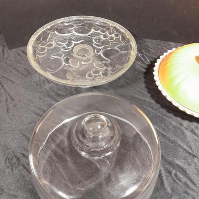 Eat your cake, and have some pie too! Pumpkin pie pan, and glass covered cake dish