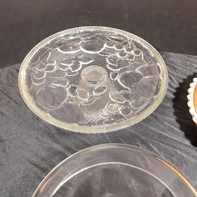 Eat your cake, and have some pie too! Pumpkin pie pan, and glass covered cake dish