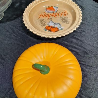 Eat your cake, and have some pie too! Pumpkin pie pan, and glass covered cake dish