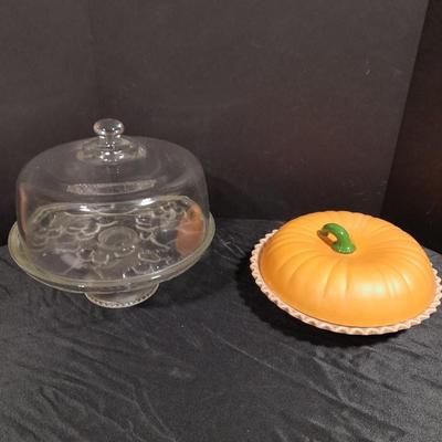 Eat your cake, and have some pie too! Pumpkin pie pan, and glass covered cake dish