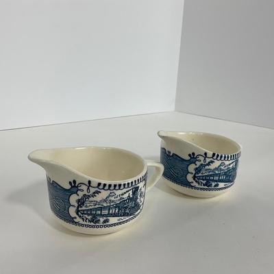 -266- GLASSWARE | Currier & Ives | Creamers