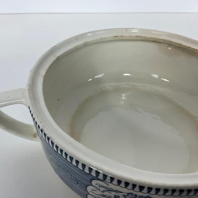 -268- GLASSWARE | Currier & Ives | Covered Casserole Dish