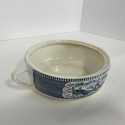 -268- GLASSWARE | Currier & Ives | Covered Casserole Dish