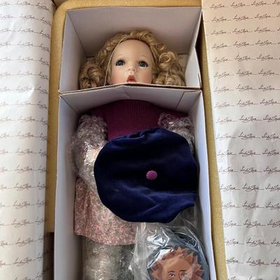 World Gallery Dolls Dee Dee