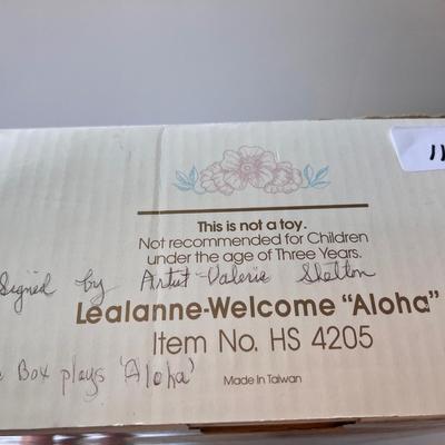 World Gallery Dolls Lealanne - Welcome Aloha Doll
