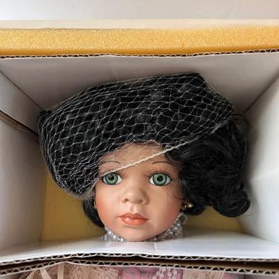 World Gallery Dolls Jasmine Doll