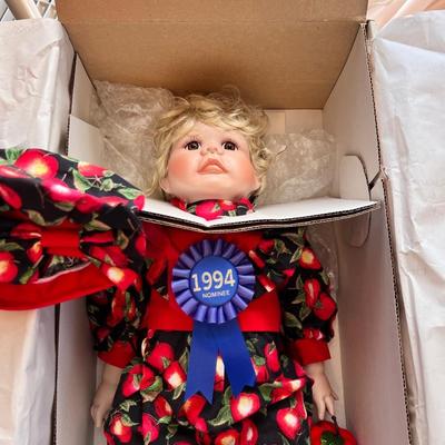 World Gallery Dolls Apple Dumpling Doll